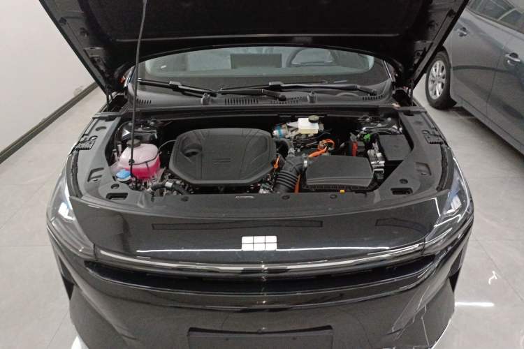 Used Geely Galaxy L6 2025 EM-i 60km Launch Edition Engine Bay