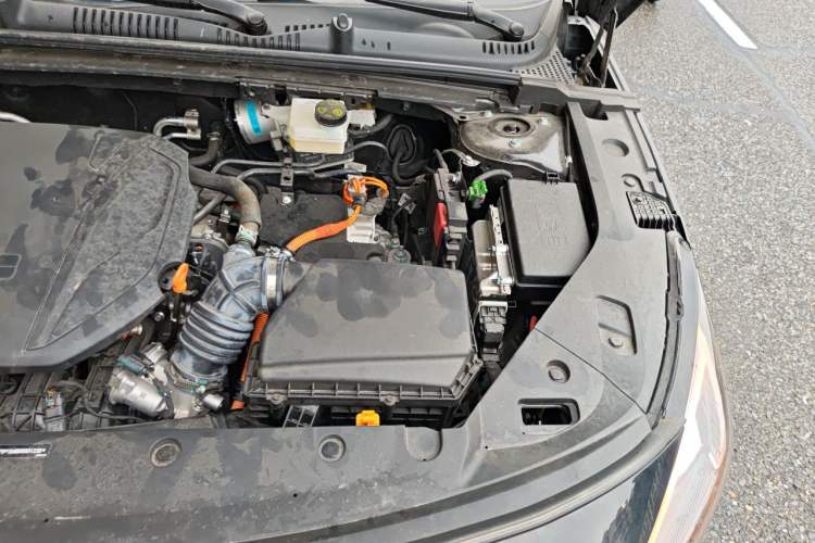 Used Geely Galaxy L6 2025 EM-i 60km Launch Edition Engine Bay Left