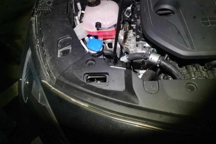 Used Geely Galaxy L6 2025 EM-i 140km Explorer+ Edition Engine Bay Right
