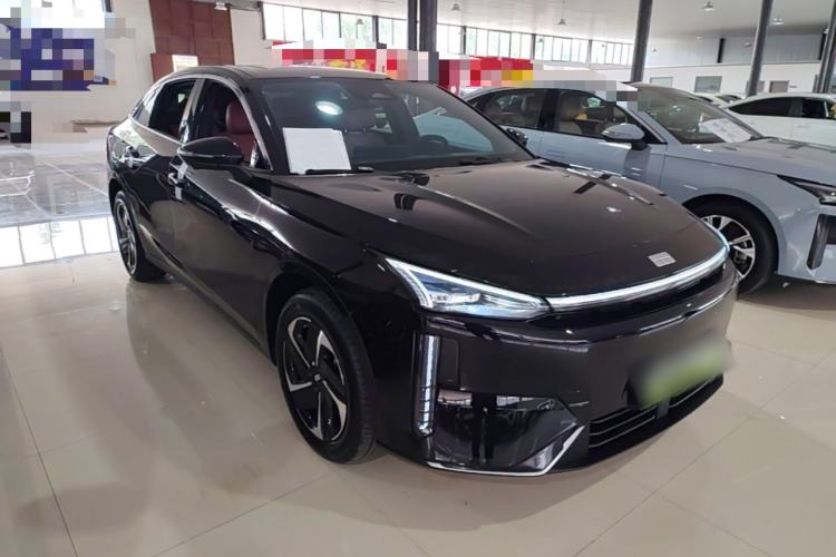 Used Geely Galaxy L6 2025 EM-i 140km Explorer+ Edition Front Right 45 Deg