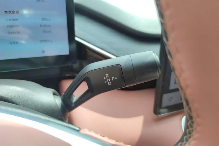 Used Geely Galaxy L6 2025 EM-i 140km Explorer+ Edition Gear Lever