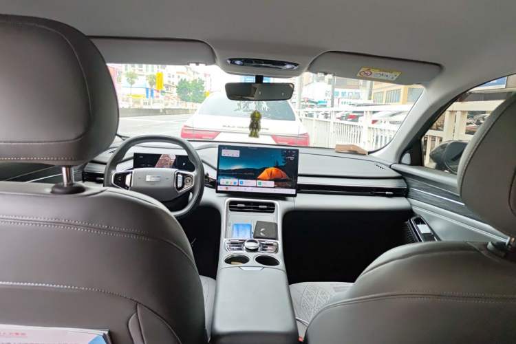 Used Geely Galaxy L6 2025 EM-i 60km Launch Edition Headliner