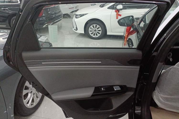 Used Geely Galaxy L6 2025 EM-i 60km Launch Edition Left Rear Door Interior