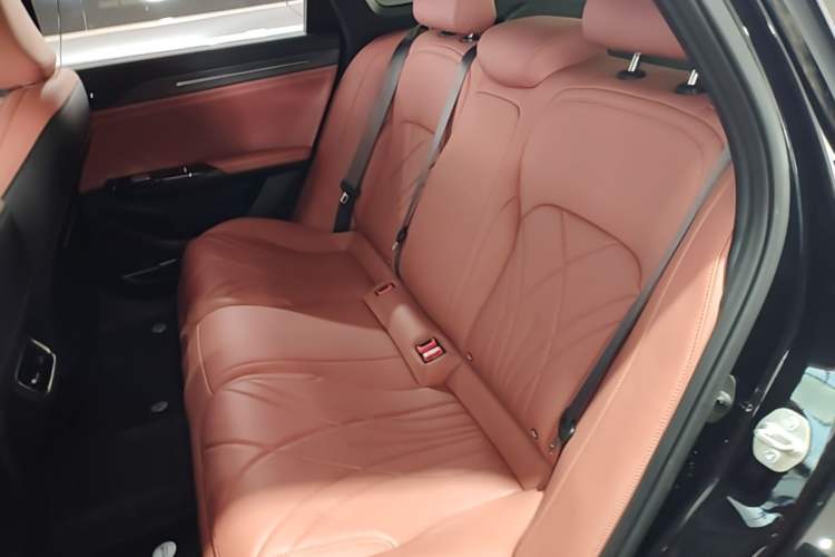 Used Geely Galaxy L6 2025 EM-i 140km Explorer+ Edition Left Rear Seat
