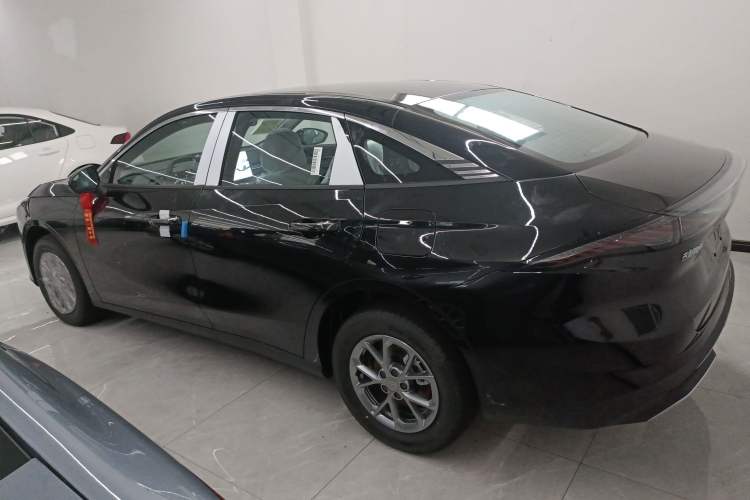 Used Geely Galaxy L6 2025 EM-i 60km Launch Edition Left Side