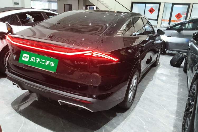 Used Geely Galaxy L6 2025 EM-i 60km Launch Edition Rear Right 45 Deg