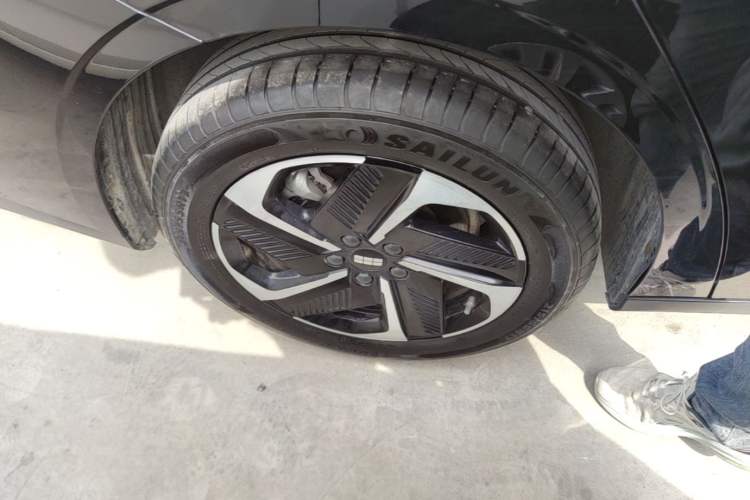 Used Geely Galaxy L6 2025 EM-i 140km Explorer+ Edition Right Rear Wheel Hub
