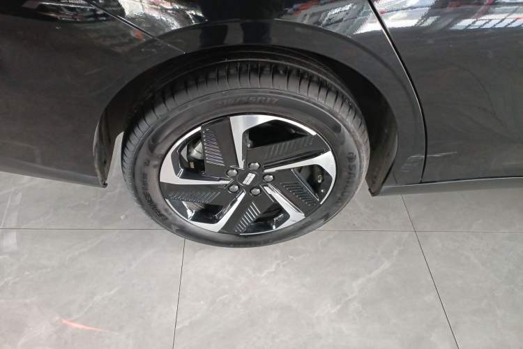 Used Geely Galaxy L6 2025 EM-i 140km Explorer+ Edition Right Rear Wheel Hub