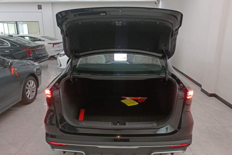 Used Geely Galaxy L6 2025 EM-i 60km Launch Edition Trunk