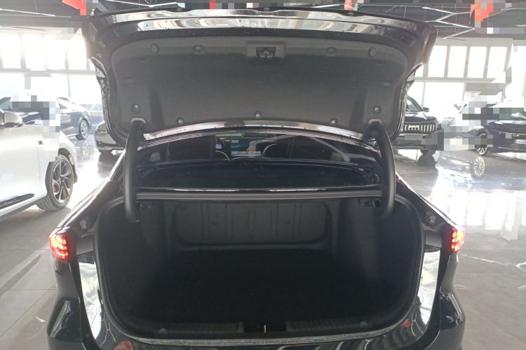 Used Geely Galaxy L6 2025 EM-i 140km Explorer+ Edition Trunk