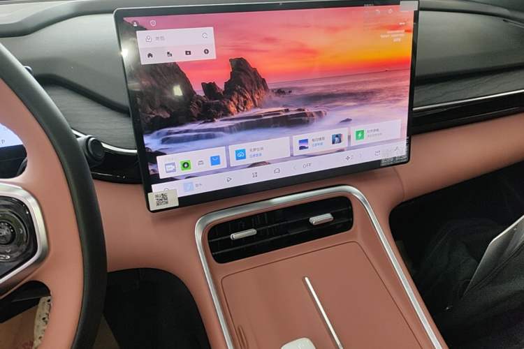 Used Geely Galaxy L6 2025 EM-i 140km Explorer+ Edition Audio And AC Panel