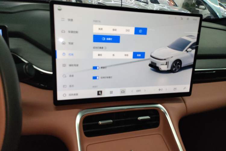 Used Geely Galaxy L6 2025 EM-i 140km Starship Edition Audio And AC Panel