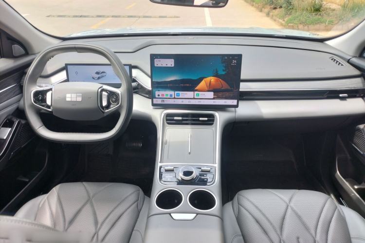 Used Geely Galaxy L6 2025 EM-i 140km Explorer+ Edition Center Console