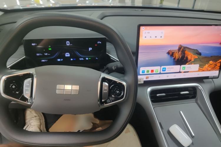 Used Geely Galaxy L6 2025 EM-i 60km Launch Edition Center Console