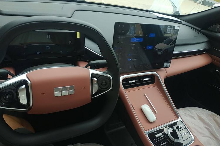 Used Geely Galaxy L6 2025 EM-i 60km Launch Edition Center Console