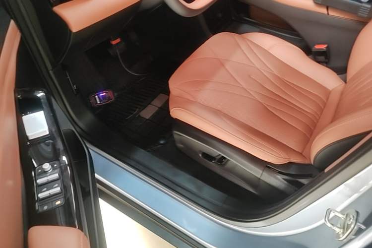 Used Geely Galaxy L6 2025 EM-i 140km Starship Edition Driver Seat