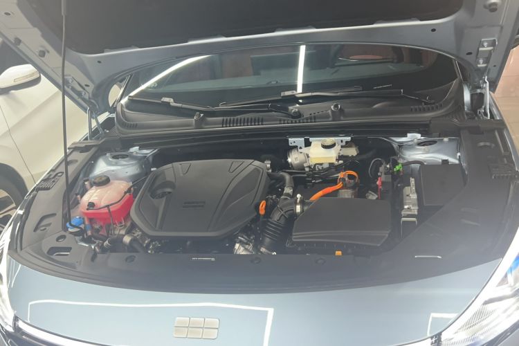 Used Geely Galaxy L6 2025 EM-i 140km Long-Range Version Engine Bay