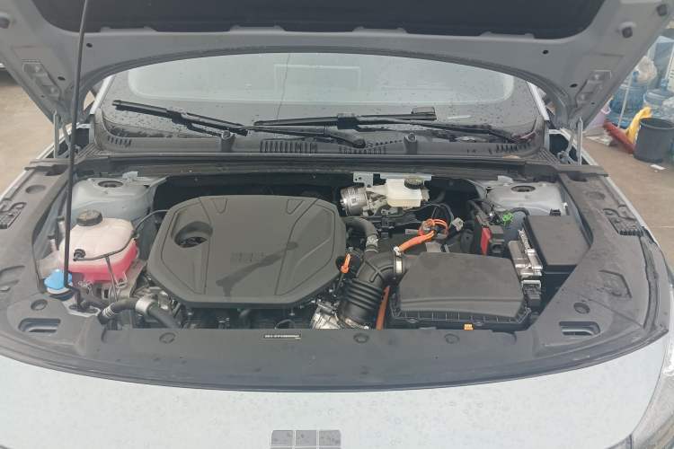 Used Geely Galaxy L6 2025 EM-i 140km Explorer+ Edition Engine Bay