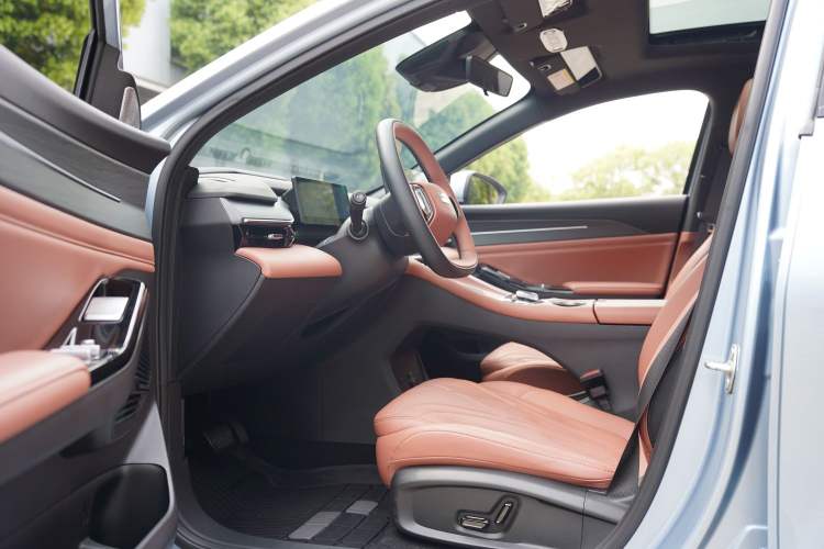 Used Geely Galaxy L6 2025 EM-i 140km Starship Edition Exterior 12