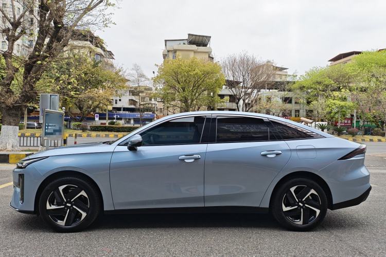 Used Geely Galaxy L6 2025 EM-i 140km Starship Edition Exterior 3