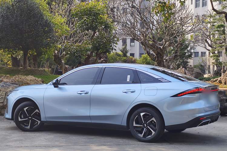 Used Geely Galaxy L6 2025 EM-i 140km Starship Edition Exterior 3