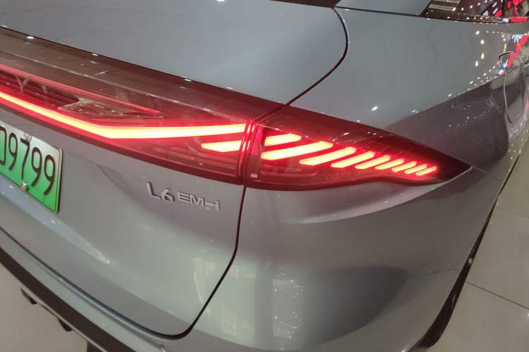 Used Geely Galaxy L6 2025 EM-i 140km Starship Edition Exterior 3