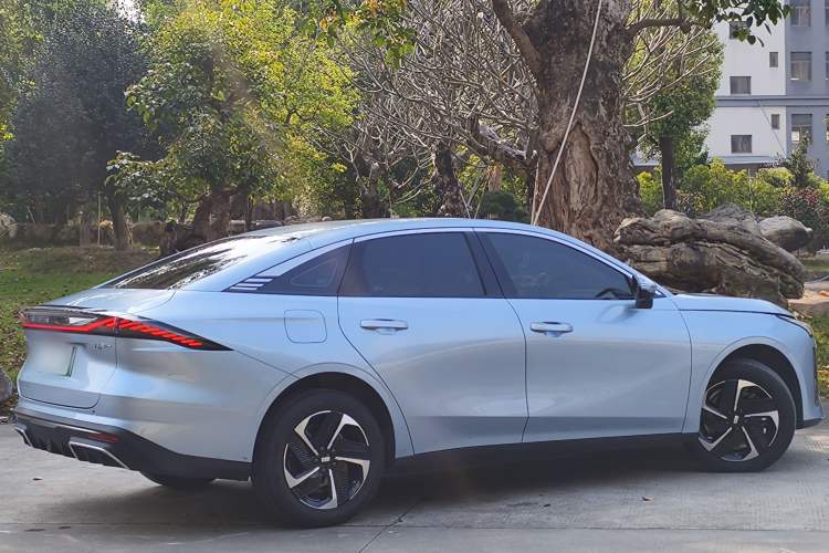 Used Geely Galaxy L6 2025 EM-i 140km Starship Edition Exterior 4