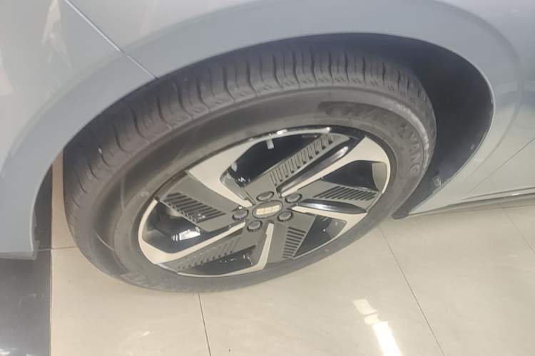 Used Geely Galaxy L6 2025 EM-i 140km Starship Edition Exterior 4