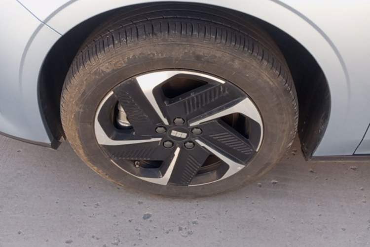 Used Geely Galaxy L6 2025 EM-i 140km Starship Edition Exterior 4