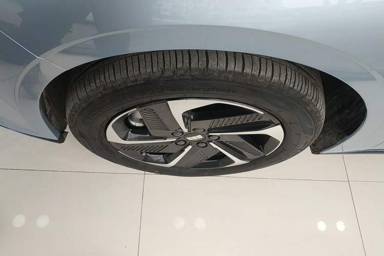 Used Geely Galaxy L6 2025 EM-i 140km Starship Edition Exterior 4