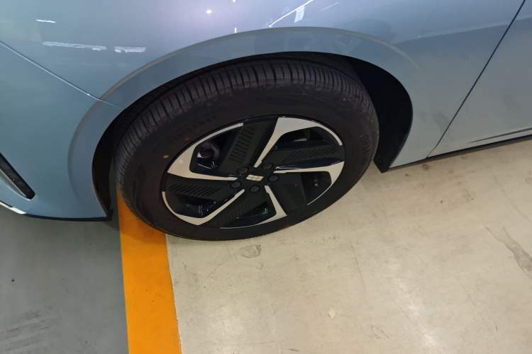 Used Geely Galaxy L6 2025 EM-i 140km Starship Edition Exterior 4