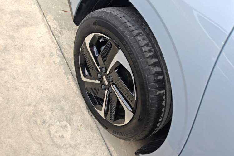 Used Geely Galaxy L6 2025 EM-i 140km Explorer+ Edition Exterior 5