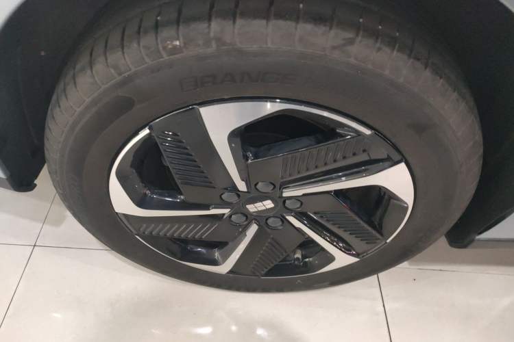 Used Geely Galaxy L6 2025 EM-i 140km Starship Edition Exterior 5