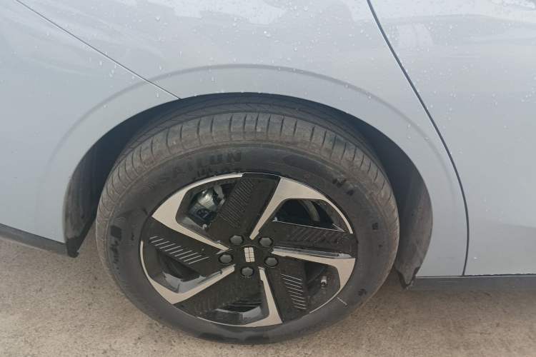 Used Geely Galaxy L6 2025 EM-i 140km Explorer+ Edition Exterior 5