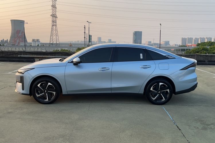 Used Geely Galaxy L6 2025 EM-i 140km Starship Edition Exterior 5