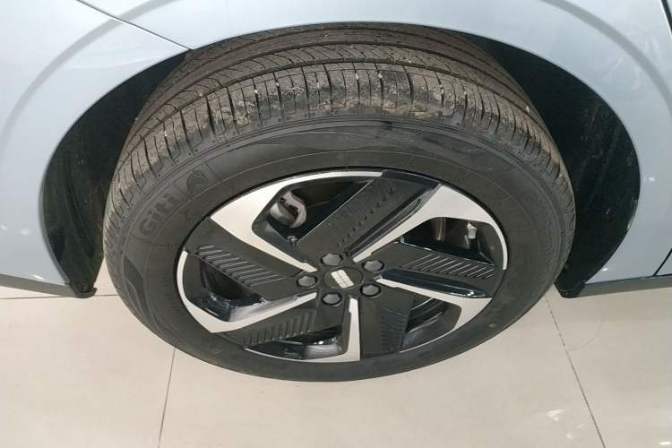 Used Geely Galaxy L6 2025 EM-i 140km Starship Edition Exterior 5