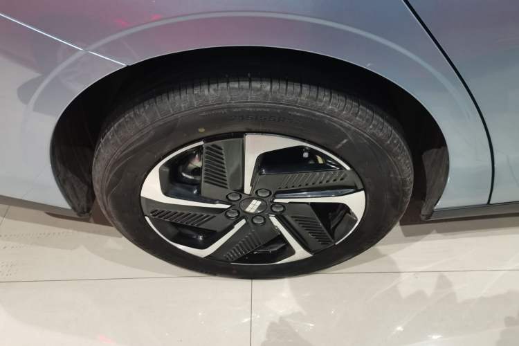 Used Geely Galaxy L6 2025 EM-i 140km Starship Edition Exterior 8