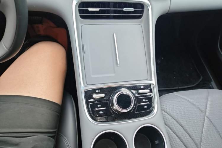 Used Geely Galaxy L6 2025 EM-i 140km Explorer+ Edition Gear Lever