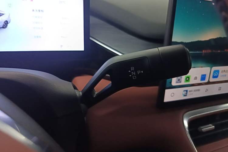 Used Geely Galaxy L6 2025 EM-i 140km Starship Edition Gear Lever