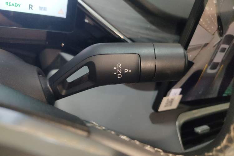 Used Geely Galaxy L6 2025 EM-i 140km Starship Edition Gear Lever