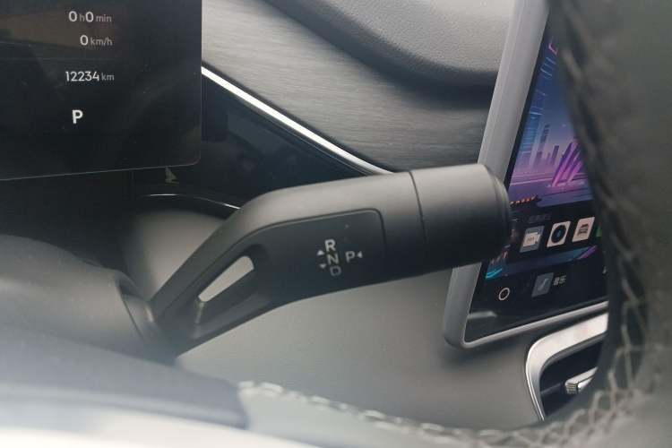 Used Geely Galaxy L6 2025 EM-i 140km Explorer+ Edition Gear Lever
