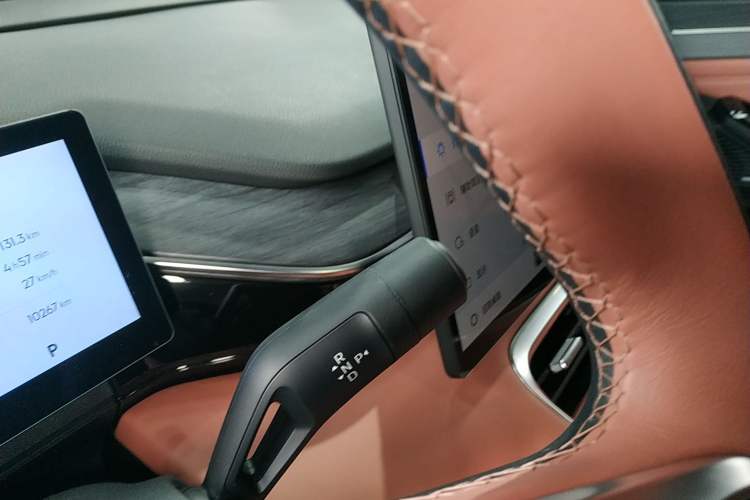 Used Geely Galaxy L6 2025 EM-i 140km Starship Edition Gear Lever