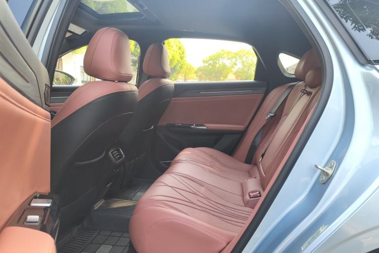 Used Geely Galaxy L6 2025 EM-i 140km Starship Edition Interior 10