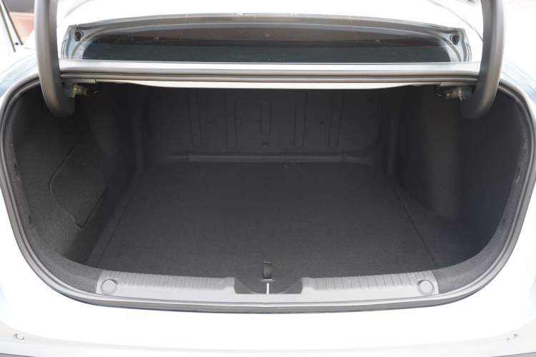 Used Geely Galaxy L6 2025 EM-i 140km Starship Edition Interior 11