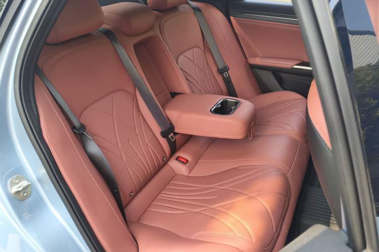 Used Geely Galaxy L6 2025 EM-i 140km Starship Edition Interior 13