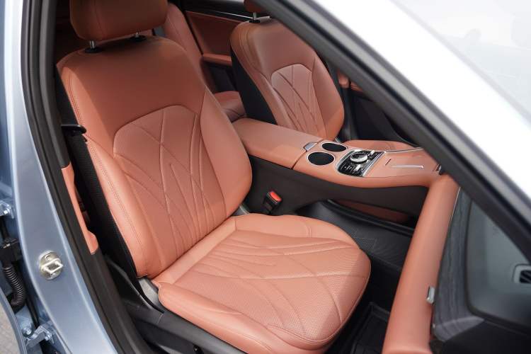 Used Geely Galaxy L6 2025 EM-i 140km Starship Edition Interior 13