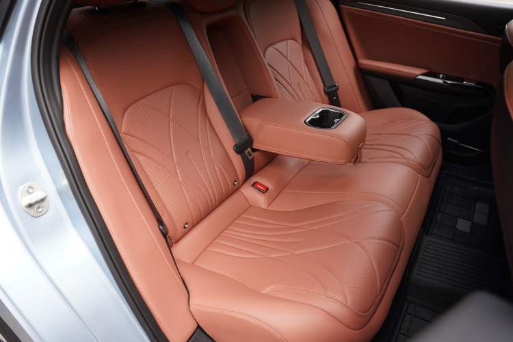 Used Geely Galaxy L6 2025 EM-i 140km Starship Edition Interior 15