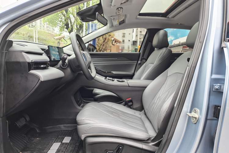 Used Geely Galaxy L6 2025 EM-i 140km Starship Edition Interior 2