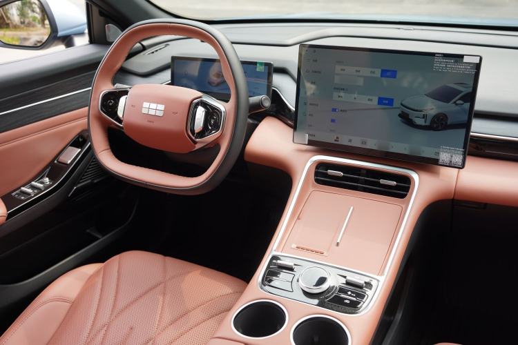 Used Geely Galaxy L6 2025 EM-i 140km Starship Edition Interior 2
