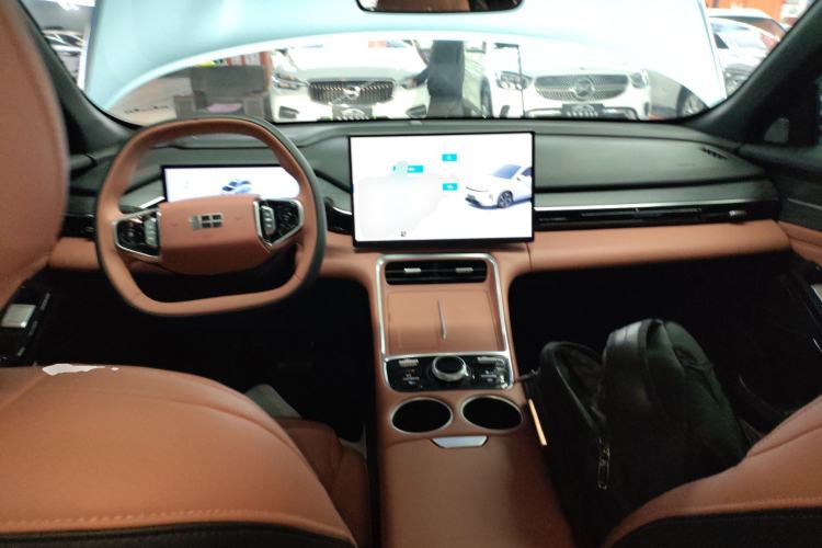Used Geely Galaxy L6 2025 EM-i 140km Starship Edition Interior 2